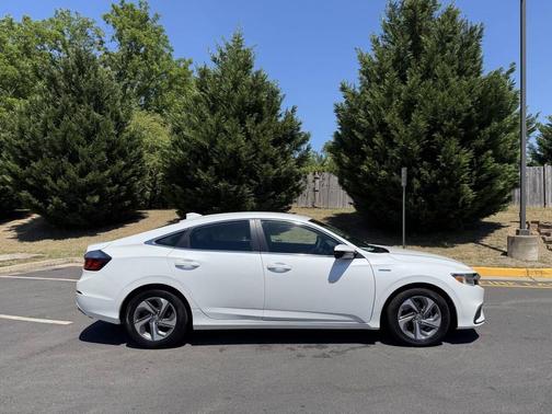Off White 2019 Honda Insight LX