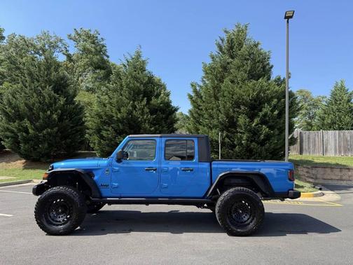 Hydro Blue Pearlcoat 2022 Jeep Gladiator Sport
