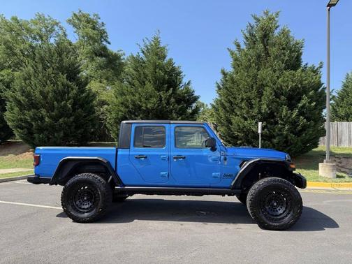 Hydro Blue Pearlcoat 2022 Jeep Gladiator Sport