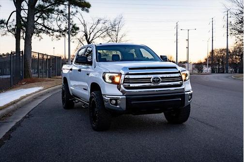 2017 Toyota Tundra SR5