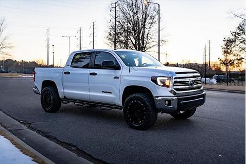 2017 Toyota Tundra SR5