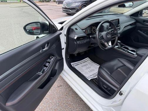 2023 Nissan Altima SR FWD