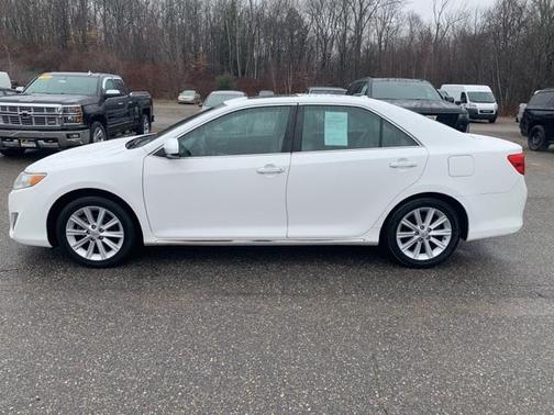 Photo 5 of 31 of 2013 Toyota Camry XLE