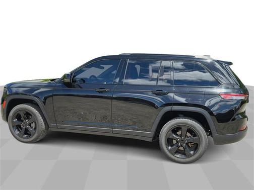 2022 Jeep Grand Cherokee Altitude
