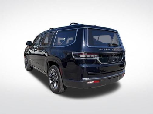 Diamond Black Crystal Pearlcoat 2022 Jeep Grand Wagoneer Series III 4x4