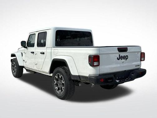 2026 Jeep Gladiator Sahara 4x4