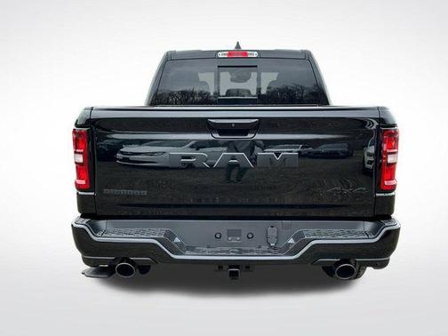 Diamond Black Crystal Pearlcoat 2026 RAM 1500 Big Horn/Lone Star