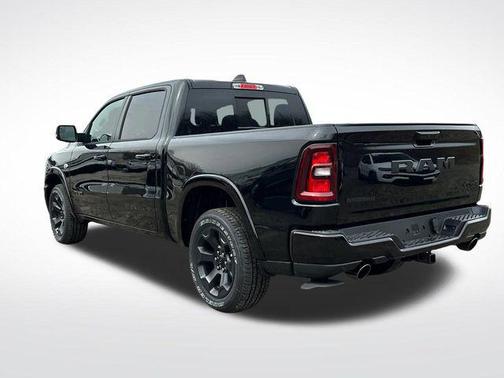 Diamond Black Crystal Pearlcoat 2026 RAM 1500 Big Horn/Lone Star