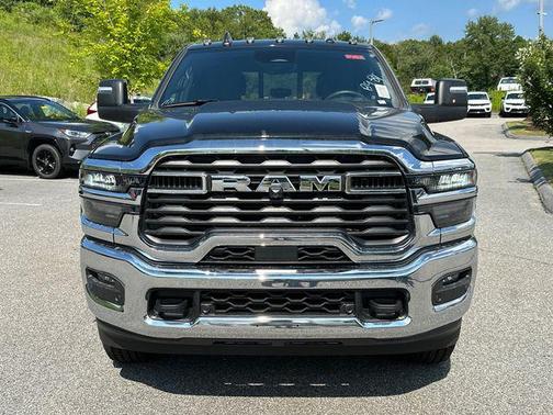2025 RAM 2500 Tradesman Crew Cab 4x4 6'4' Box