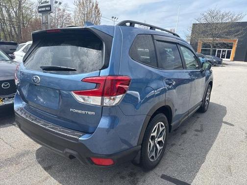 2022 Subaru Forester Premium