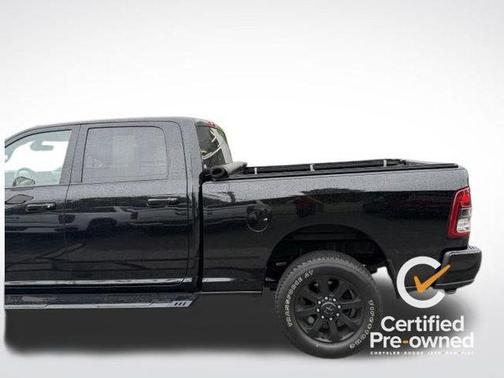 Diamond Black Crystal Pearlcoat 2022 RAM 3500 Big Horn Crew Cab 4x4 6'4' Box