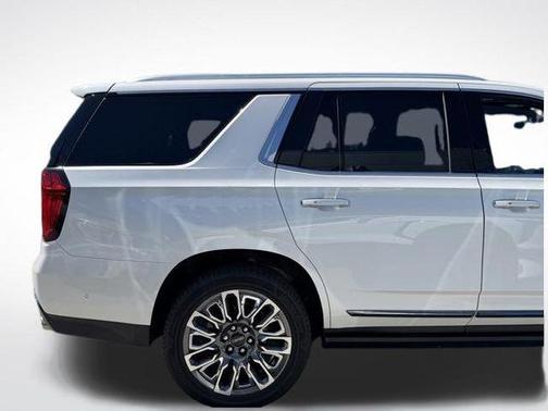 White Frost Tricoat 2023 GMC Yukon Denali Ultimate