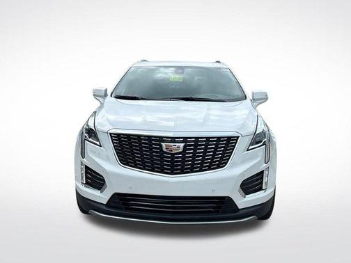 Crystal White Tricoat 2026 Cadillac XT5 Premium Luxury