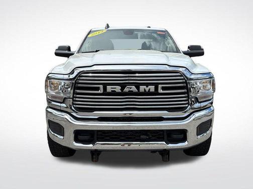 Bright White Clearcoat 2019 RAM 3500 Big Horn Crew Cab 4x4 6'4' Box