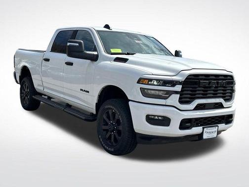 Bright White Clearcoat 2026 RAM 2500 Big Horn Crew Cab 4x4 6'4' Box