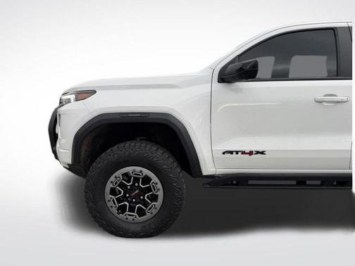 Summit White 2023 GMC Canyon AT4X