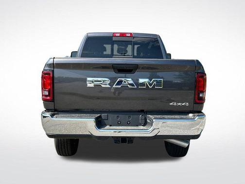 2025 RAM 2500 Tradesman Crew Cab 4x4 6'4' Box