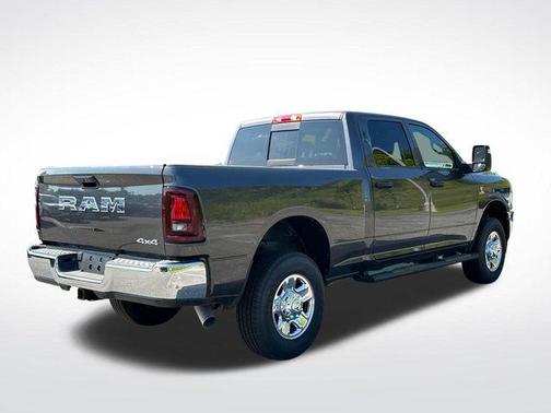 2025 RAM 2500 Tradesman Crew Cab 4x4 6'4' Box