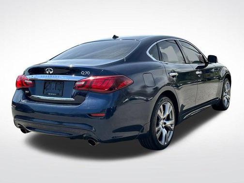Hermosa Blue 2015 INFINITI Q70 3.7X