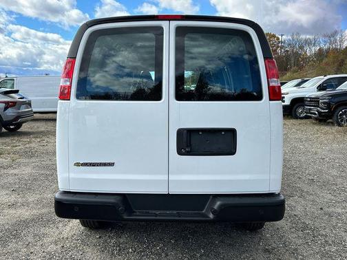 2025 Chevrolet Express 2500 RWD 2500 Regular Wheelbase WT