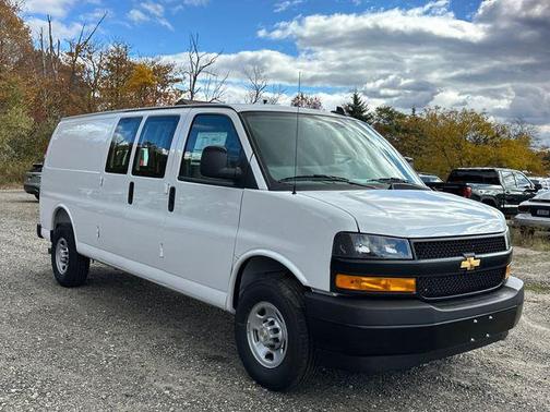2025 Chevrolet Express 2500 RWD 2500 Regular Wheelbase WT