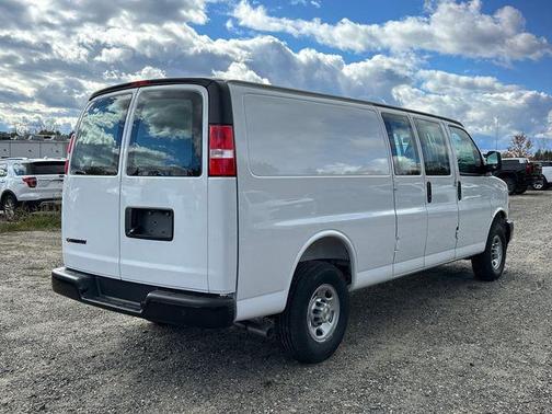 2025 Chevrolet Express 2500 RWD 2500 Regular Wheelbase WT