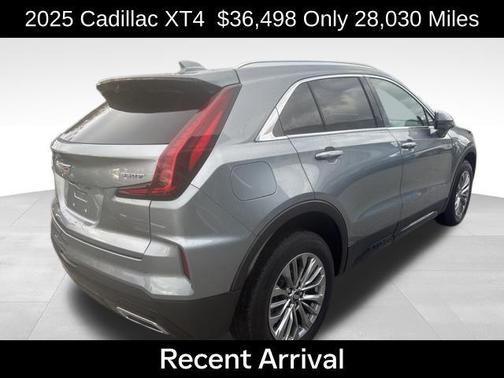 2025 Cadillac XT4 Premium Luxury
