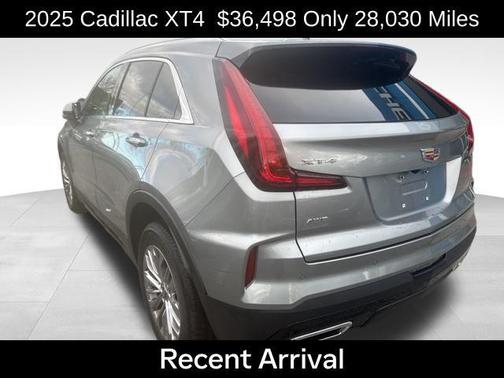 2025 Cadillac XT4 Premium Luxury