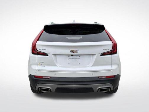 Crystal White Tricoat 2023 Cadillac XT4 Premium Luxury