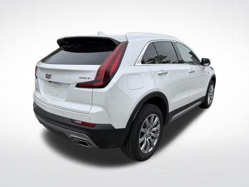 Crystal White Tricoat 2023 Cadillac XT4 Premium Luxury