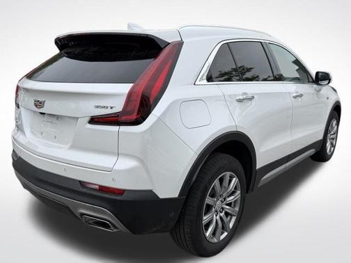 Crystal White Tricoat 2023 Cadillac XT4 Premium Luxury
