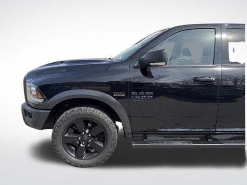 Diamond Black Crystal Pearlcoat 2019 RAM 1500 Classic Warlock Quad Cab 4x4 6'4' Box