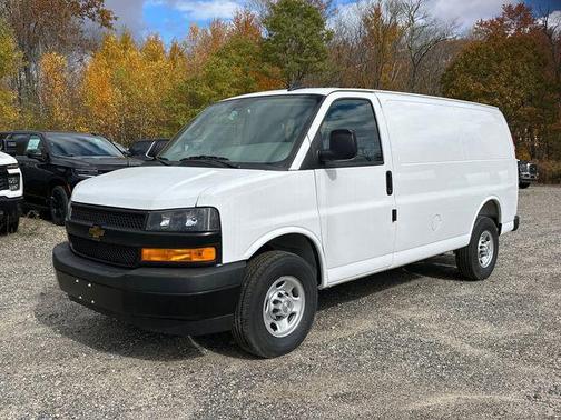 2025 Chevrolet Express 2500 RWD 2500 Regular Wheelbase WT