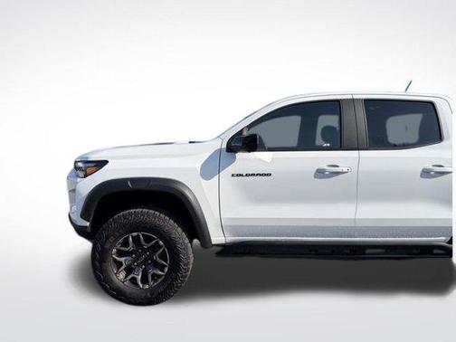 Summit White 2024 Chevrolet Colorado ZR2