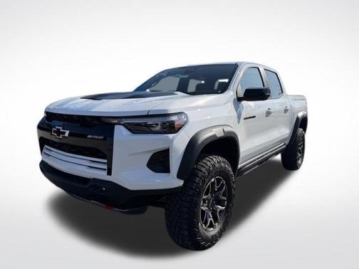 Summit White 2024 Chevrolet Colorado ZR2