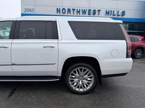 Crystal White Tricoat 2019 Cadillac Escalade ESV Luxury