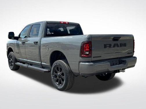 Ceramic Gray Clearcoat 2026 RAM 2500 Big Horn Crew Cab 4x4 6'4' Box