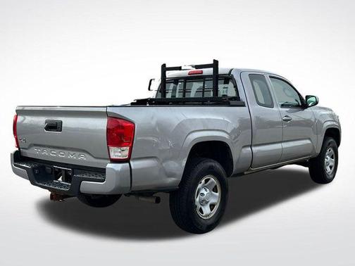 2017 Toyota Tacoma SR