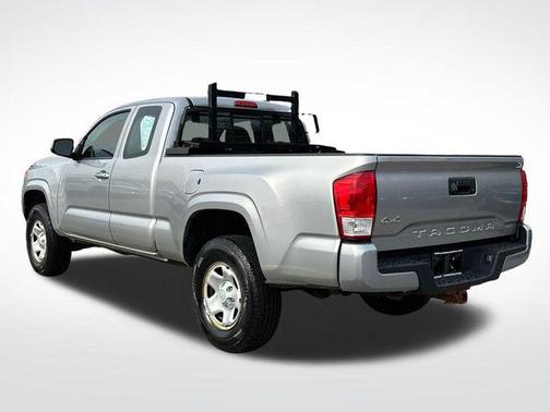 2017 Toyota Tacoma SR