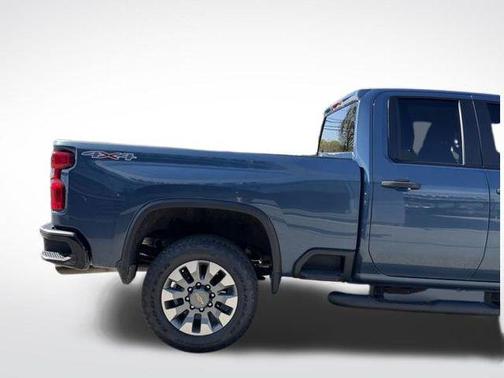 Lakeshore Blue Metallic 2025 Chevrolet Silverado 2500 Custom
