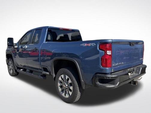 Lakeshore Blue Metallic 2025 Chevrolet Silverado 2500 Custom