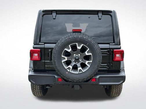 Black Clearcoat 2026 Jeep Wrangler 4-Door Sahara 4x4