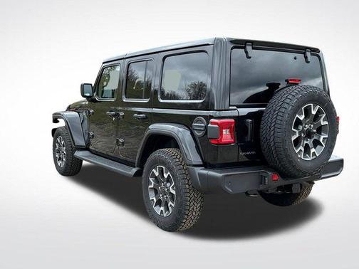 Black Clearcoat 2026 Jeep Wrangler 4-Door Sahara 4x4