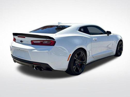 Summit White 2018 Chevrolet Camaro 1SS