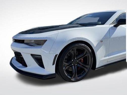 Summit White 2018 Chevrolet Camaro 1SS