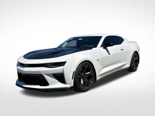 Summit White 2018 Chevrolet Camaro 1SS