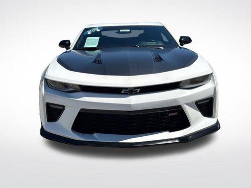 Summit White 2018 Chevrolet Camaro 1SS