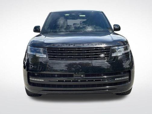 Ligurian Black SV Bespoke Ultra Metallic Gloss 2024 Land Rover Range Rover P400 SE