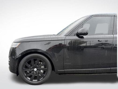 Ligurian Black SV Bespoke Ultra Metallic Gloss 2024 Land Rover Range Rover P400 SE