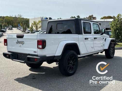 2023 Jeep Gladiator Overland